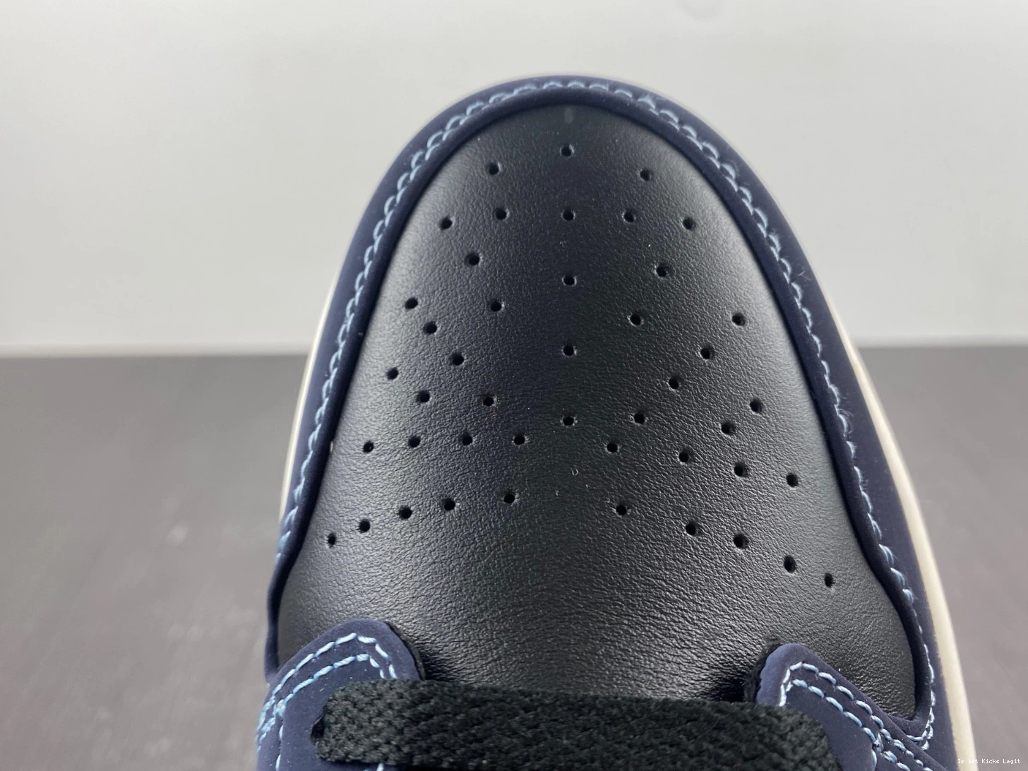 Navy FJ5478-010 Jordan Black Snakeskin 1 Low Air 1106